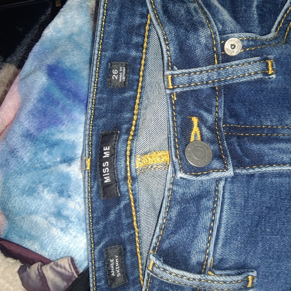 MISS ME Aztec Rhinestone Ankle Jeans 26" - Picture 7 of 8